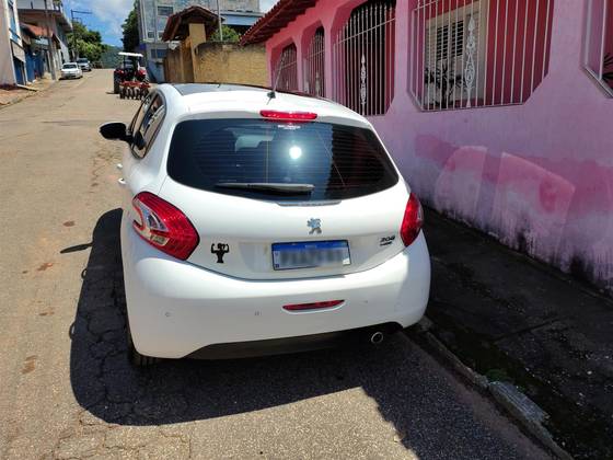 PEUGEOT 208 1.6 ALLURE 16V FLEX 4P AUTOMÁTICO